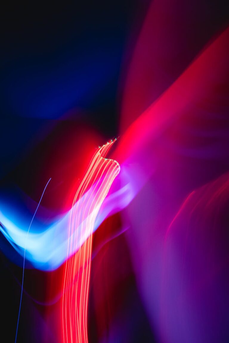 Developing cumulative creativity: How to develop the ability to be highly creative Formed, From Interaction to Movement… and from Movement to a Complete System After understanding the two creative directions—static and dynamic—the essential question becomes How does this interaction transform into “momentum” capable of propelling the idea forward